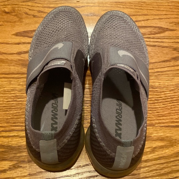 Gray Nike Vapormax Flyknit - Picture 6 of 7